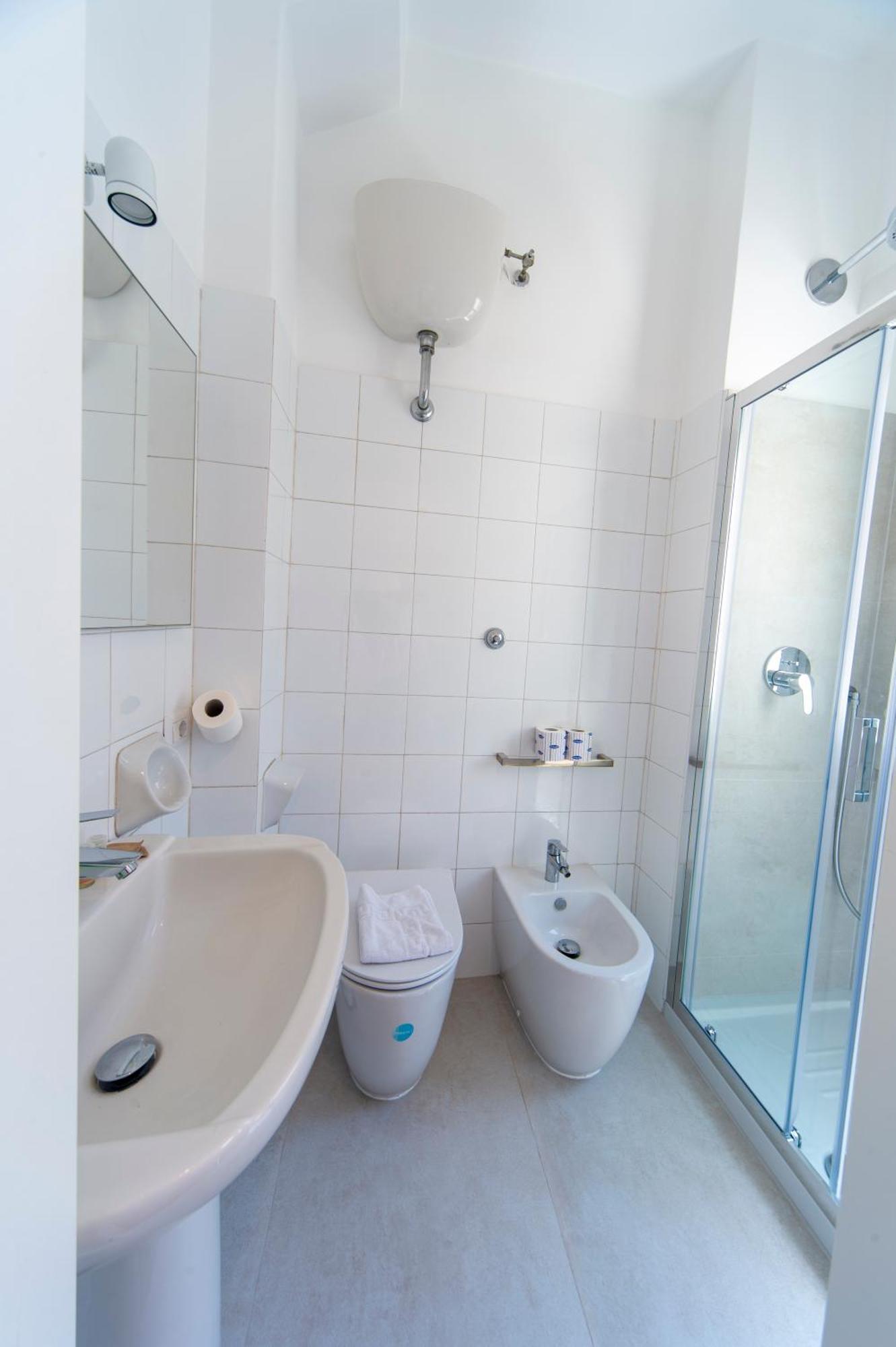 Cardinal Mistrangelo - Next To The Metro Station, Large And Comfortable Penthouse With Terrace Appartamento Roma