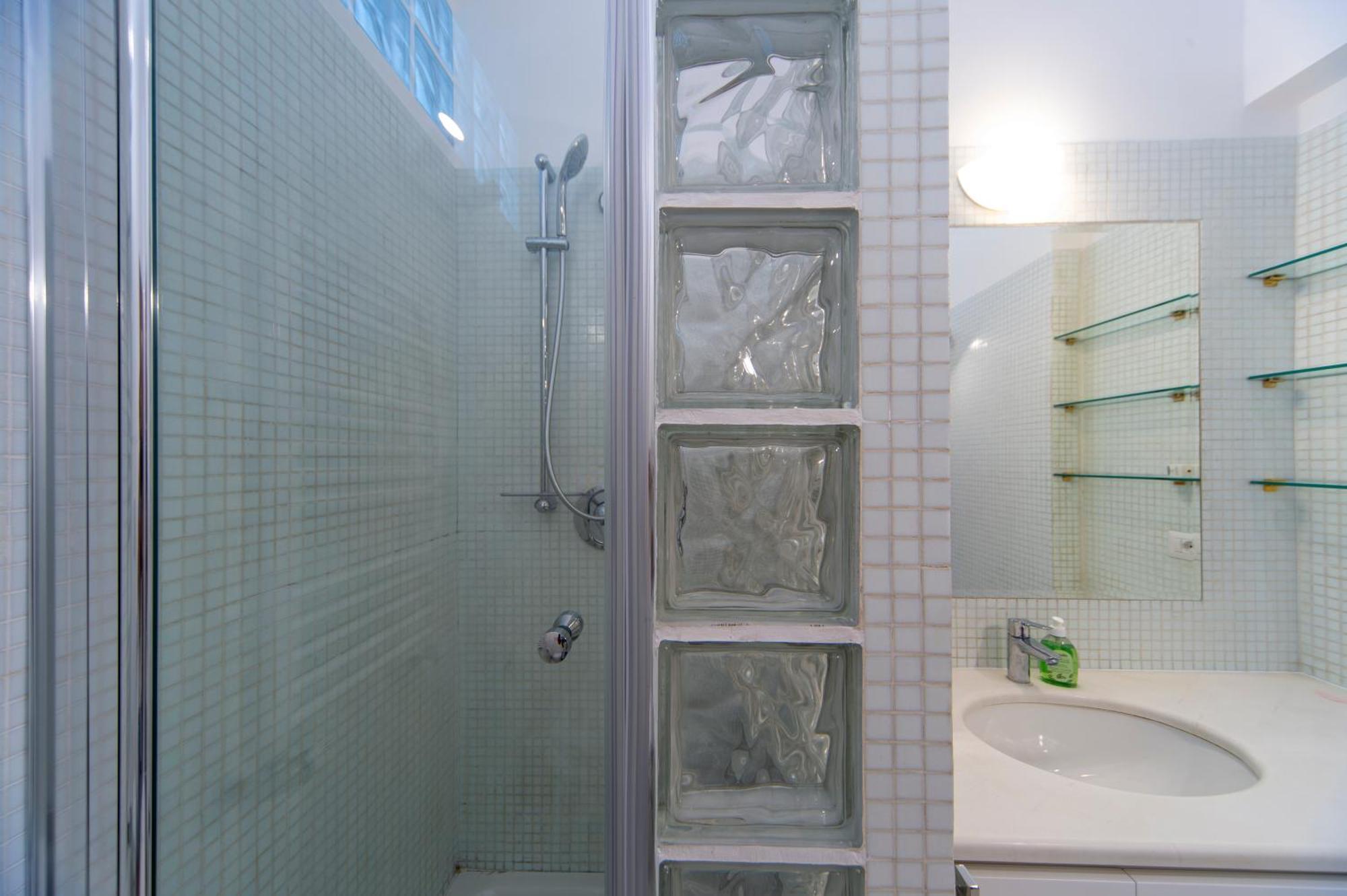 Cardinal Mistrangelo - Next To The Metro Station, Large And Comfortable Penthouse With Terrace Appartamento Roma