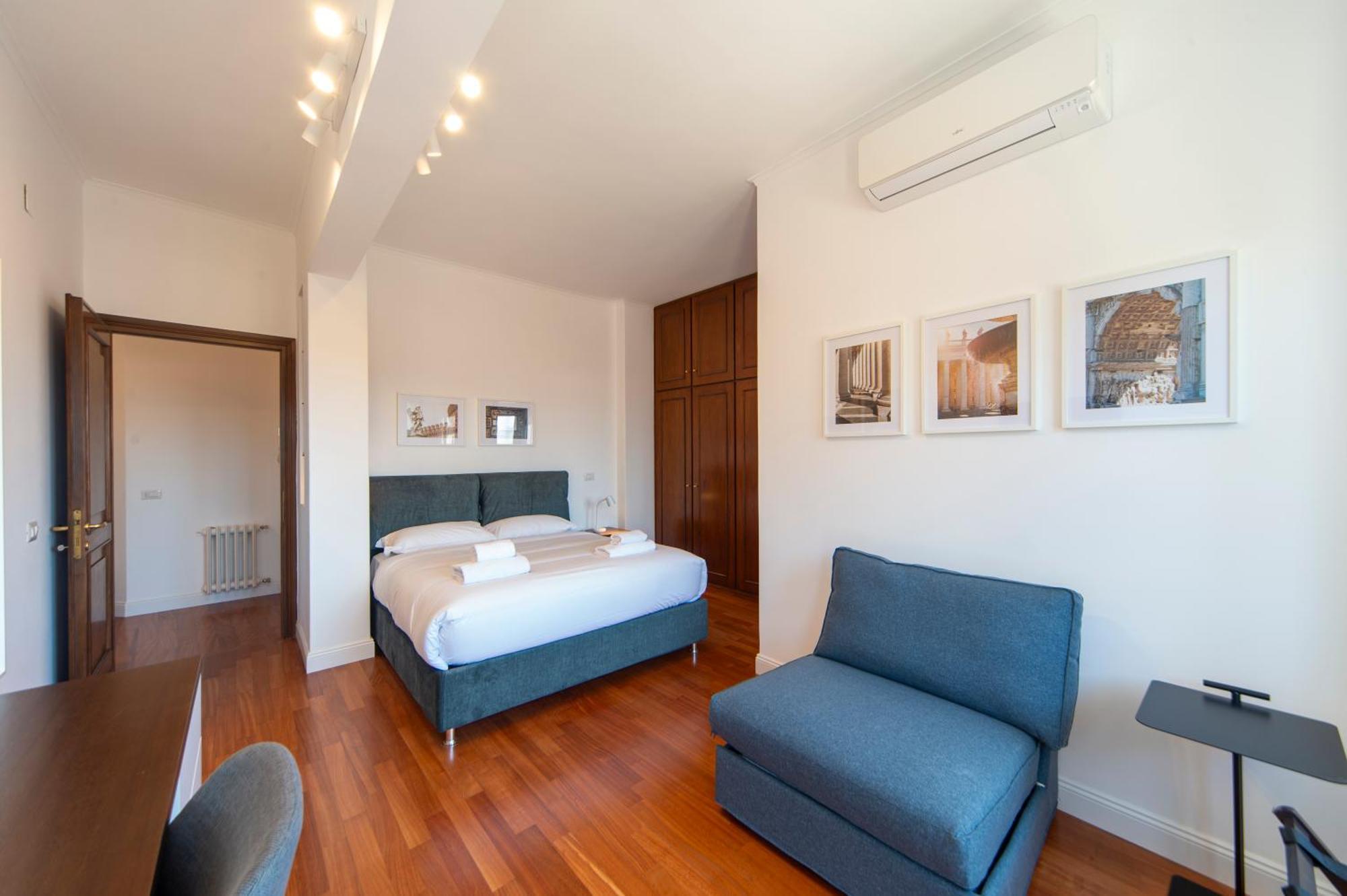 Cardinal Mistrangelo - Next To The Metro Station, Large And Comfortable Penthouse With Terrace Appartamento