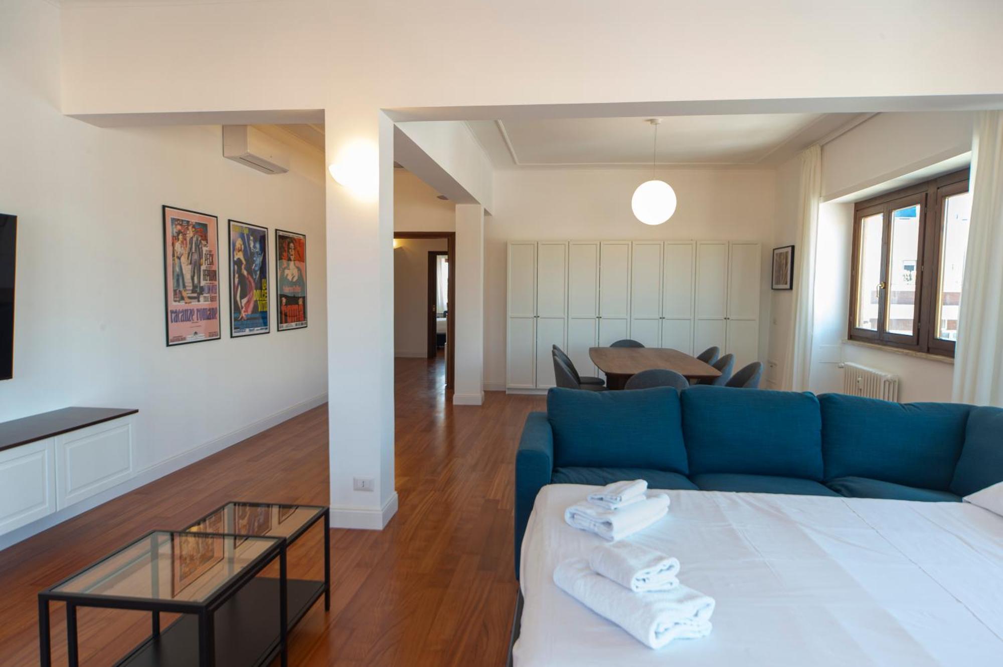 Cardinal Mistrangelo - Next To The Metro Station, Large And Comfortable Penthouse With Terrace Appartamento Roma