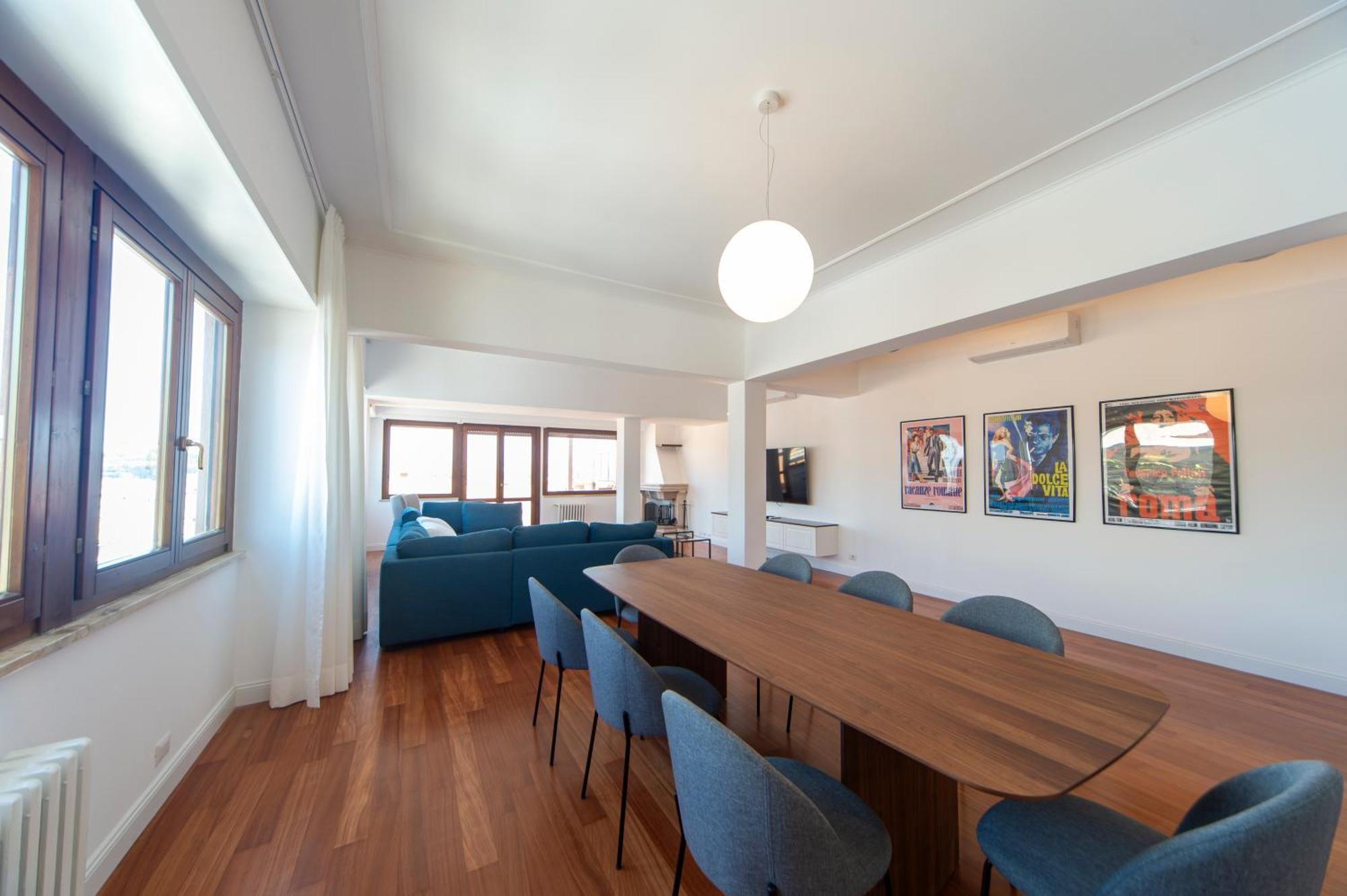Cardinal Mistrangelo - Next To The Metro Station, Large And Comfortable Penthouse With Terrace Appartamento